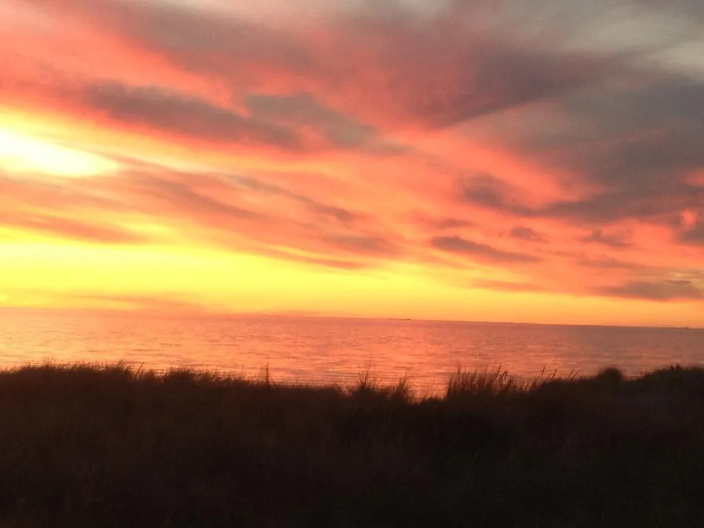 Adelaide - Semaphore Beach Front Apartment